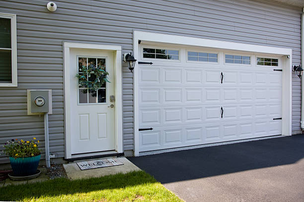 24/7 Emergency Garage Door Panel Replacement experts in Lexington, WA